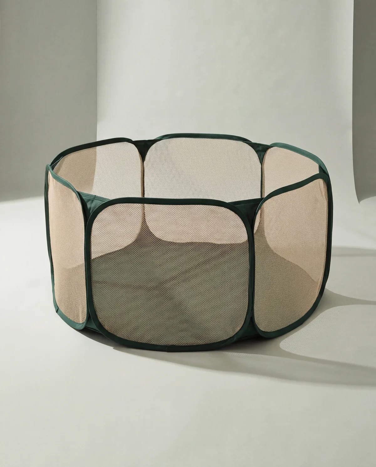 Pop-Up Dog Playpen, about 45 to 47 in across x 28.5 in tall